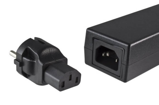 EFB Elektronik EB515.6 adaptador de enchufe elctrico Tipo E/F hbrido C13 Negro