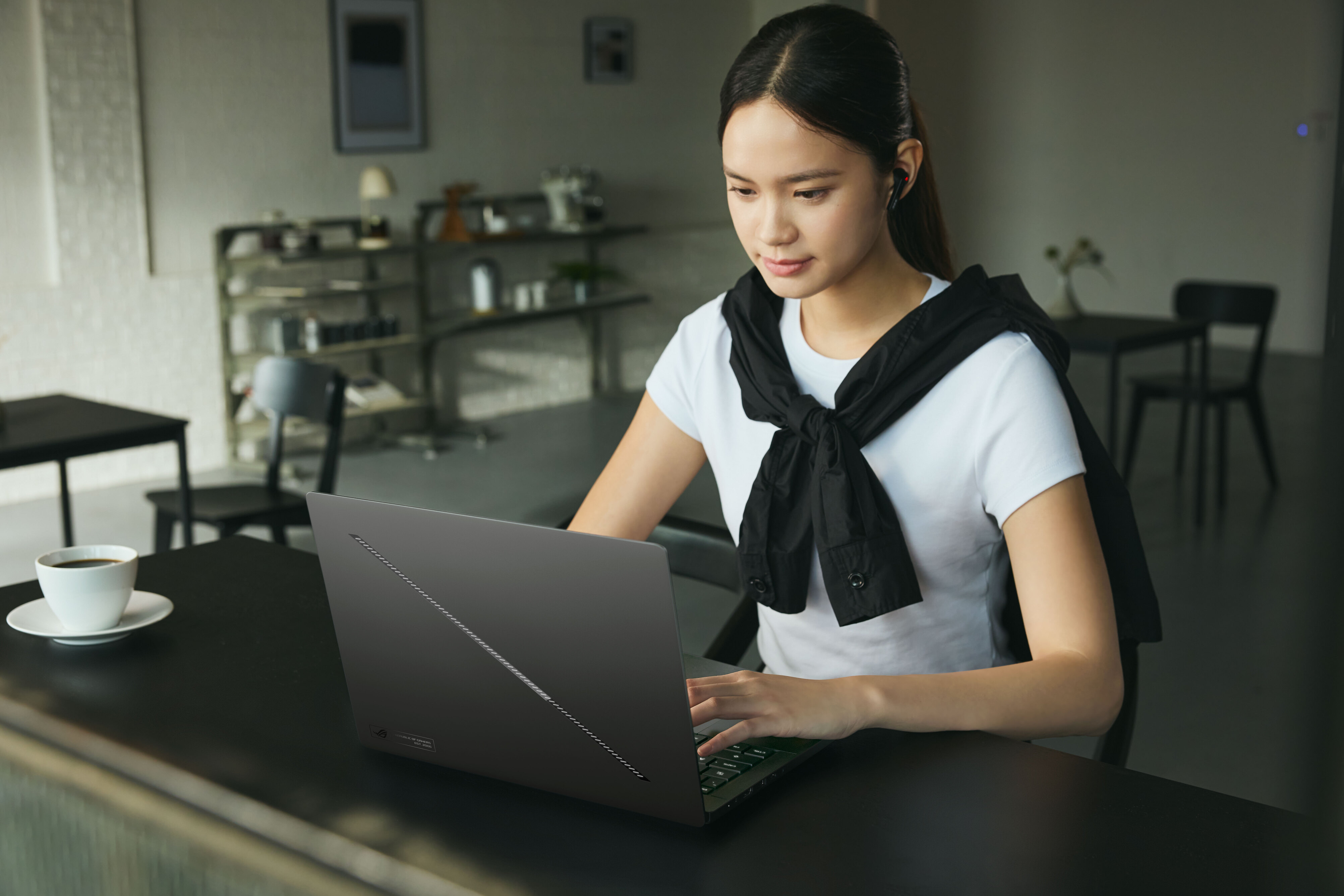 ASUS Rog Zephyrus G14 Gu405Aw-Sy033W 14 Core Ultra 9 - Core Ultra 9 - 4,9 GHz