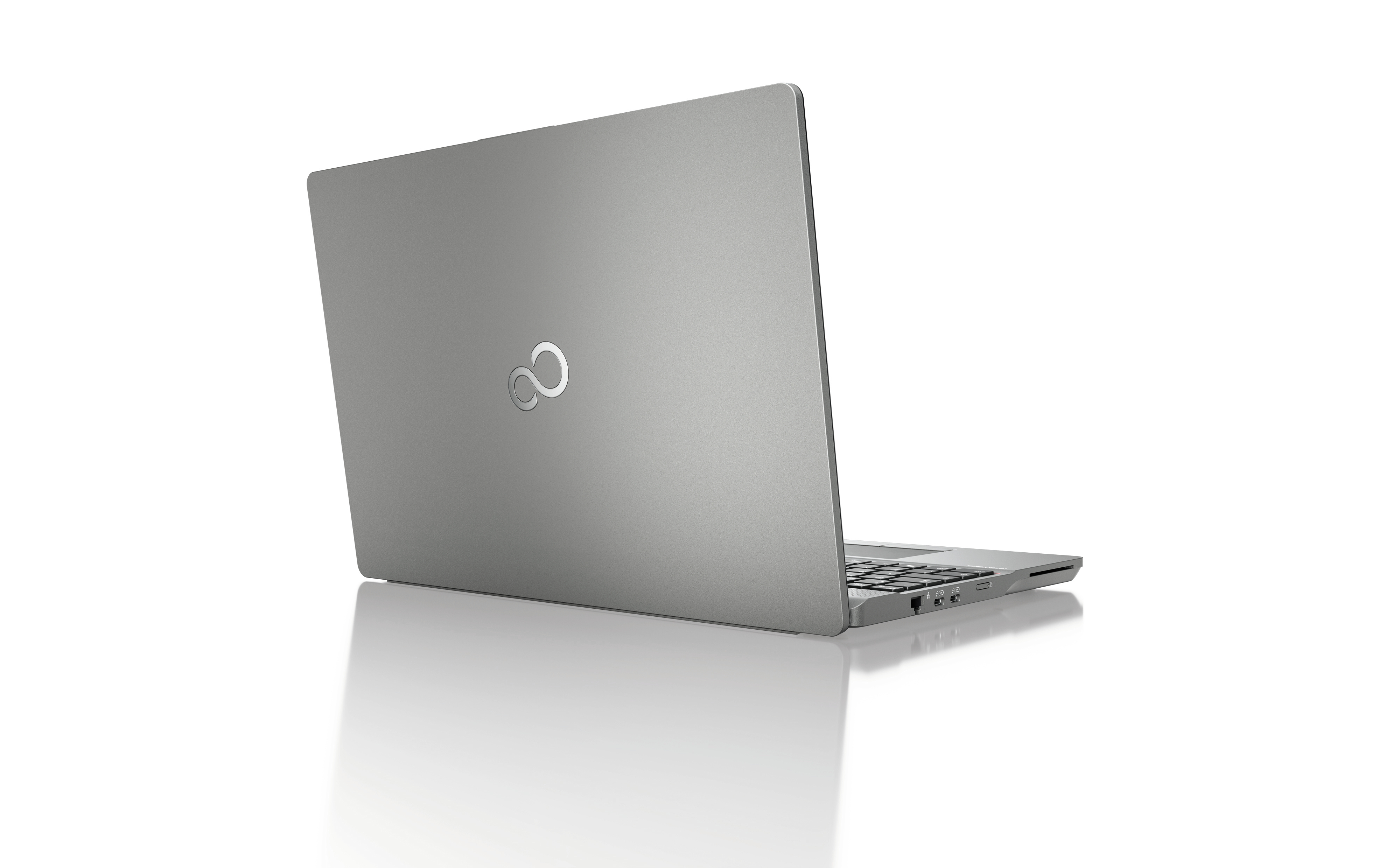 Fujitsu CELSIUS H5511 - Intel Core i7 1165G7 / 2.8 GHz - Win 10 Pro 64-Bit - Quadro T500 - 32 GB RAM - 1 TB SSD SED - 39.6 cm (15.6)