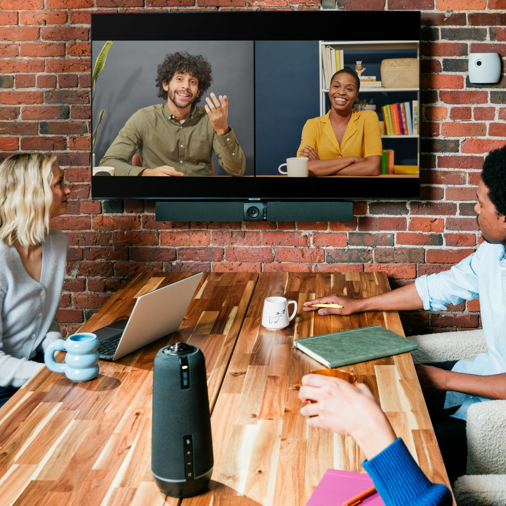 Owl Labs Bundle Meeting Owl 4+ e Owl Bar - Bundle intelligente per conferenze multi-videocamera 4K a 360 gradi (messa a fuoco automatica delloratore, commutazione intelligente della videocamera, accoppiamento wireless)