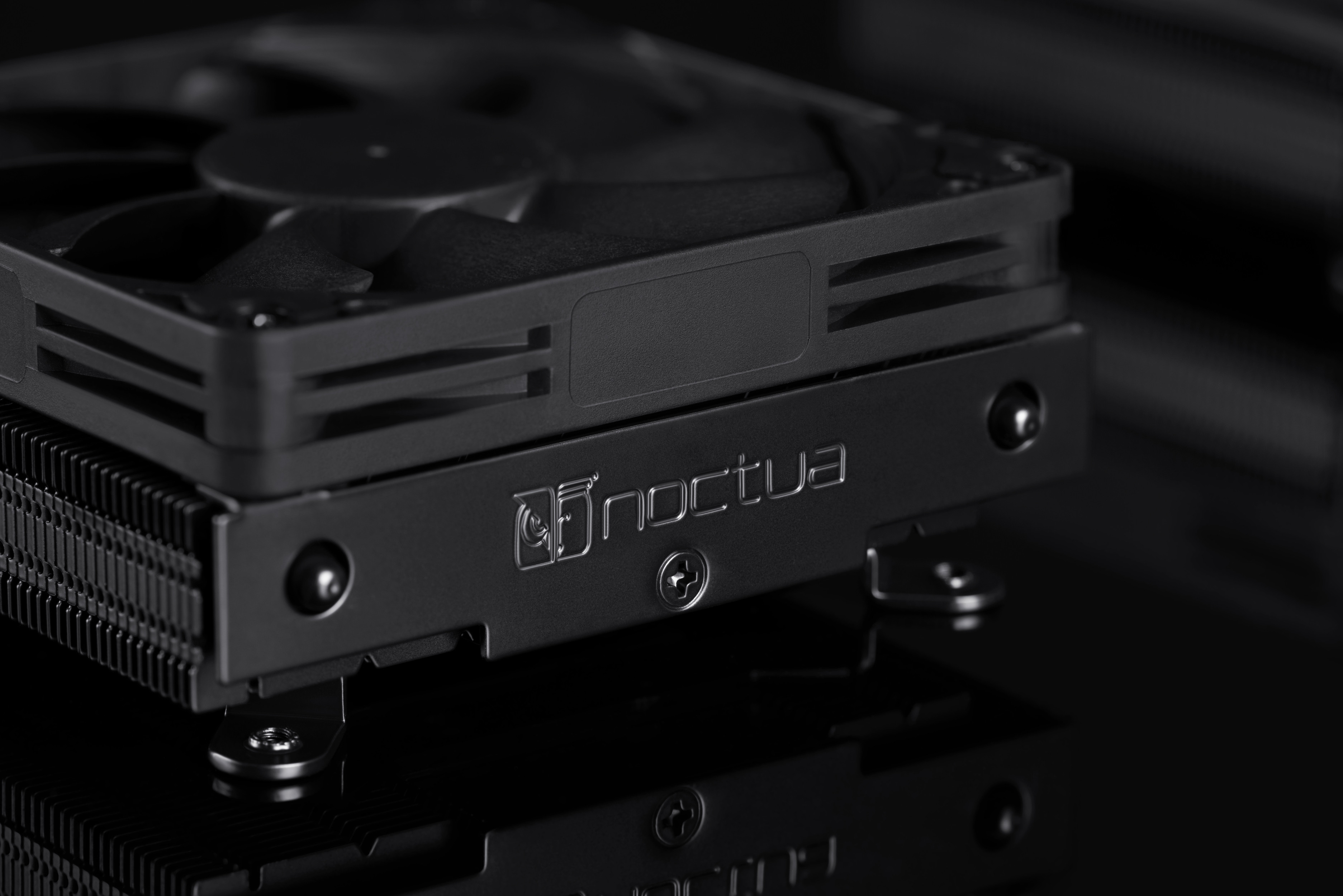 Noctua NH-L9i chromax.black Processeur Refroidisseur 9,2 cm Noir